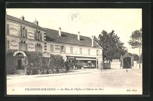 AK Villennes-sur-Seine, La Place de l`Église et l`Entrée du Parc