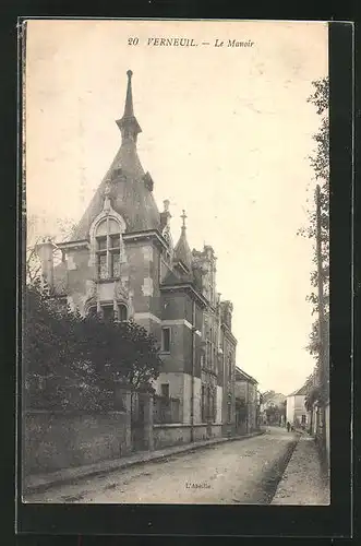 AK Verneuil, Le Manoir, Strasse am Schloss