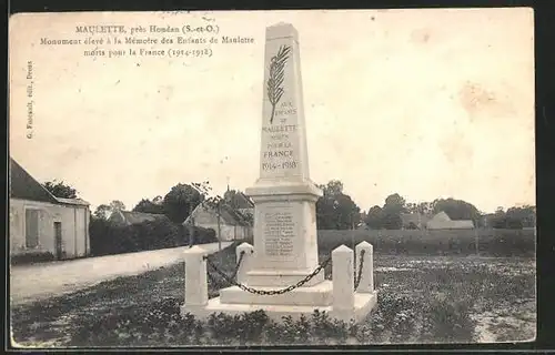 AK Maulette, Monument eleve a la Memoire des Enfants de Maulette morts pour la France