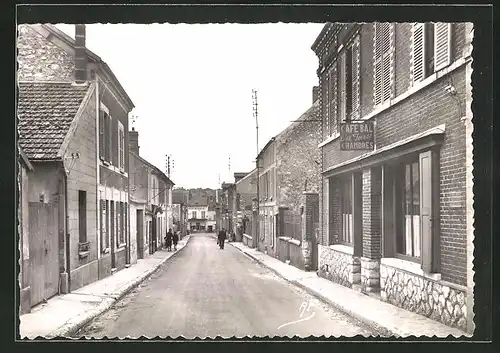 AK Bonnieres, Vue dans la Rue Raymond Pochon