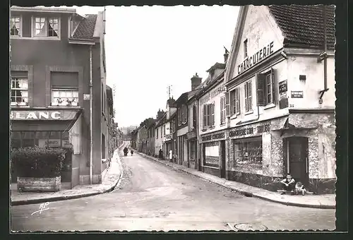 AK Bonnieres, Boutiques dans la Rue Raymond Pochon