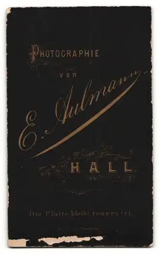 Fotografie E. Aulmann, Hall, Frau mit Medaillonkette