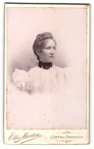 Fotografie Otto Martin, Dresden-Löbtau, Portrait junge Dame mit Hochsteckfrisur