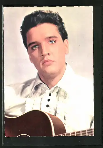 AK Musiker Elvis Presley mit Gitarre