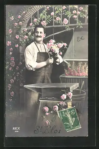 AK Schmied, hält Blumenstrauss in der Hand