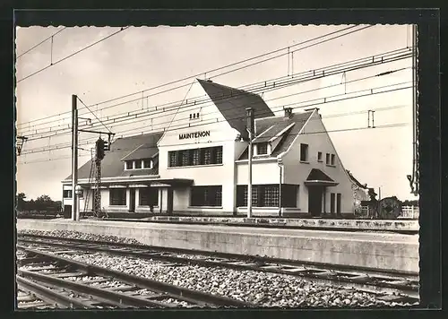 AK Maintenon, La nouvelle gare, Bahnhof von der Gleisseite betrachtet