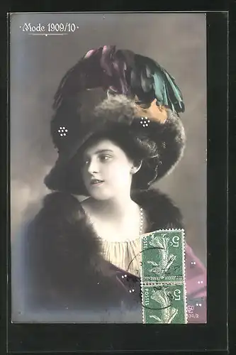 AK Mode 1909 /10, hübsche Dame mit Pelz und Hut