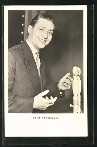 AK Musiker Fred Frohberg im Anzug mit Krawatte