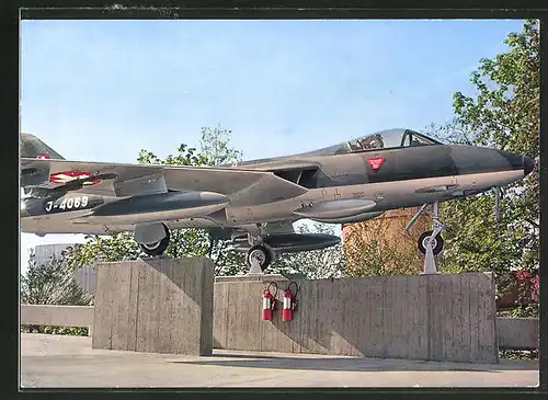 AK Lausanne, Exposition nationale suisse 1964, ausgestelltes Kampfflugzeug der Schweizer Luftwaffe vom Typ Hunter