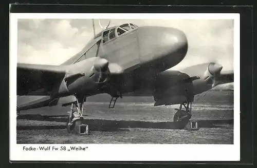 AK Focke-Wulf Fw 58 Weihe mit laufenden Motoren auf der Startbahn