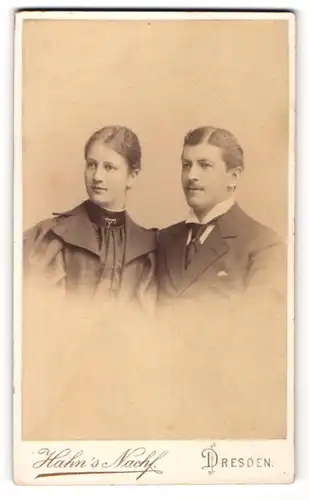 Fotografie Hahn`s Nachfolger, Dresden, Portrait junges bürgerliches Paar