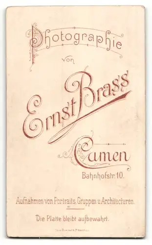 Fotografie E. Brass, Camen, Portrait junger Mann in Anzug mit Krawatte