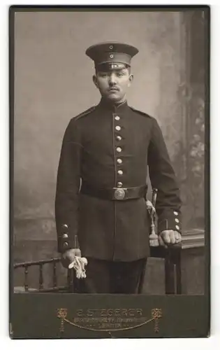 Fotografie G. Stegerer, Lehnin, Portrait Soldat in Uniform