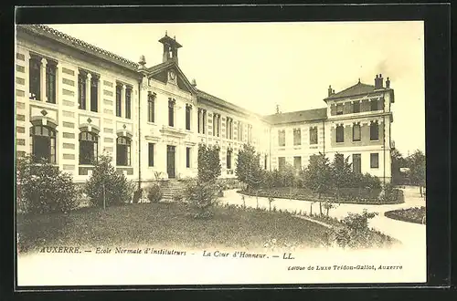 AK Auxerre, Ecole Normale d`Instituteurs, la Cour d`Honneur