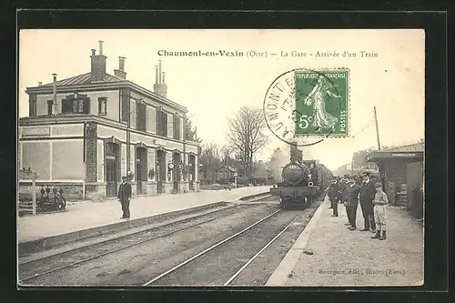 AK Chaumont-en-Vexin, La Gare, Arrivée du train, Zugankunft am Bahnhof