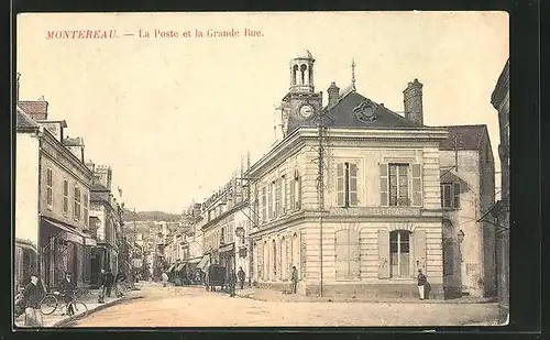 AK Montereau, La Poste et la Grande Rue