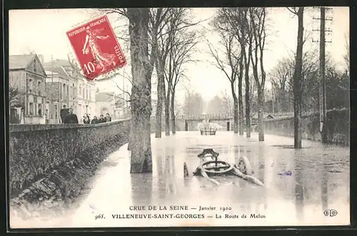 AK Villeneuve-Saint-Georges, La Route de Melun - Crue de la Seine 1910