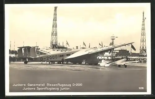 AK Berlin, Junkers Ganzmetall Riesenflugzeug D-2000 auf dem Flughafen, Junkers Sportflugzeug Junior