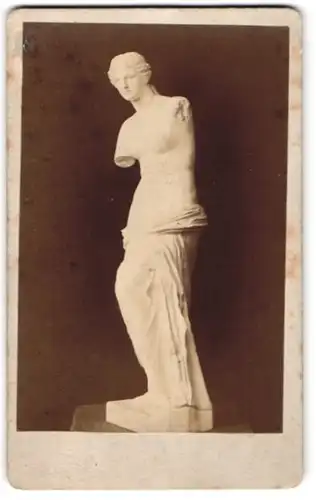 Fotografie Fotograf unbekannt, Ansicht Paris, Statue von Alexandros von Antiochia Venus von Milo im Pariser Louvre