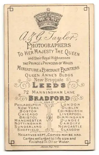 Fotografie A. & G. Taylor, Leeds & Bradford, Portrait junger Herr mit Mittelscheitel und Oberlippenbart