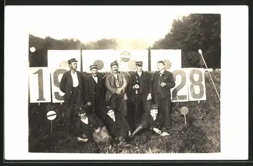 Foto-AK Münchwilen, Mitglieder des Schützenvereins beim Schiessen 1928