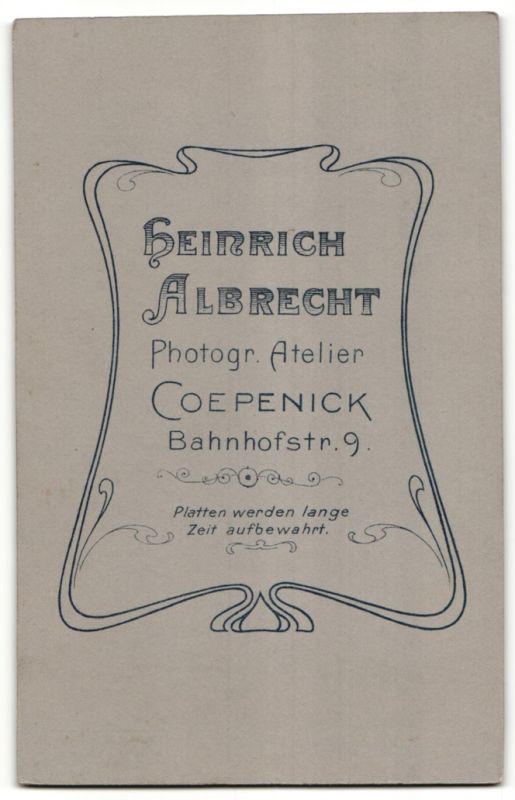 Fotografie Heinr. Albrecht, Berlin-Cöpenick, Portrait vier kleine