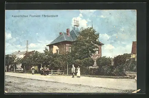 AK Förderstedt, Passanten am kaiserlichen Postamt