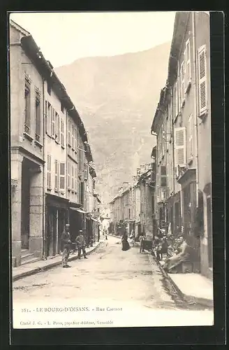 AK Le Bourg-d`Oisans, Rue Carnot, Strassenpartie