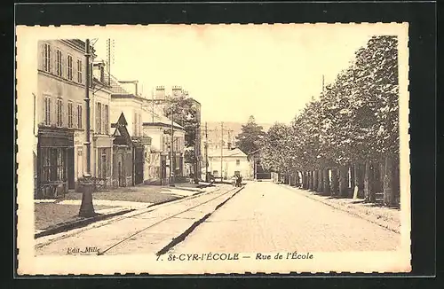 AK St-Cyr-l`Ecole, Rue de l`Ecole, Strassenpartie