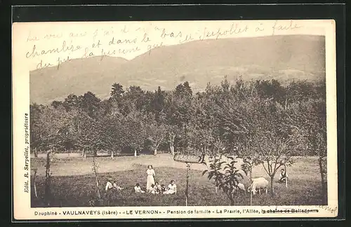 AK Vaulnaveys, Hotel-Pension de famille Le Vernon, La Prairie, l`Allée, la chaine de Belledonne