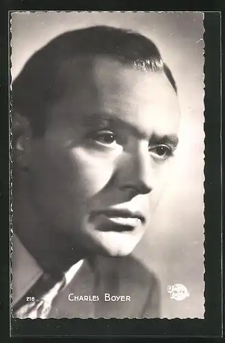 AK Schauspieler Charles Boyer mit ernstem Blick