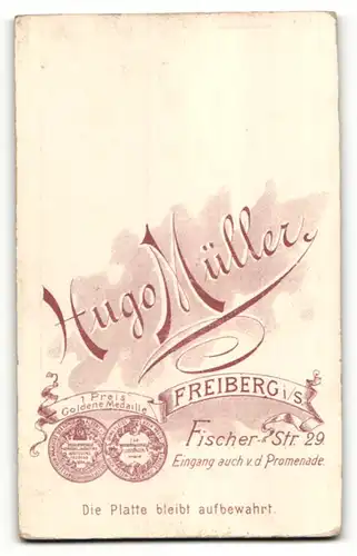 Fotografie Hugo Müller, Freiberg i/S, Portrait betagter Herr mit Kinnbart in Anzug