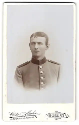 Fotografie Otto Mohr, Neuburg a/D, Portrait Soldat in Uniform mit zeitgenöss. Frisur