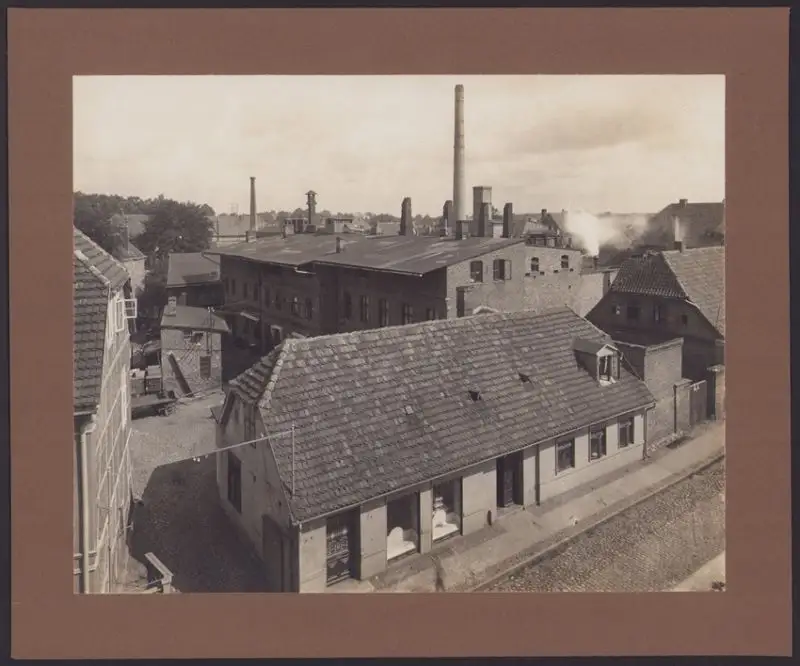 Fotografie Ferdinand Esch, Ansicht Ludwigslust, Firma Schulze & Söhne Fleischerei-Wurstwaren, Fabrik & Ldengeschäft 0