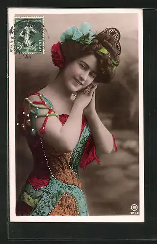 Foto-AK RPH Nr. 1840: Junge Dame mit Hochsteckfrisur im bunten Kleid faltet die Hände