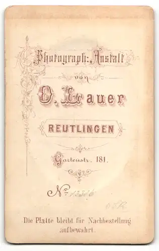 Fotografie O. Lauer, Reutlingen, Portrait charmanter Herr mit zurückgekämmtem Haar und Fliege