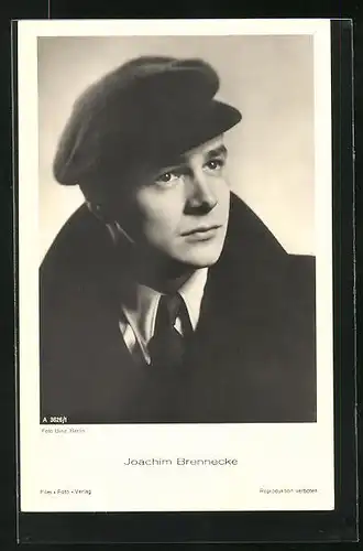 AK Schauspieler Joachim Brennecke mit Mütze