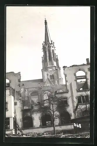 Foto-AK Schaffhausen, Vereinshaus u. kath. Kirche St. Maria, Fäsenstaubpromenade, nach Bombardierung 1. April 1944
