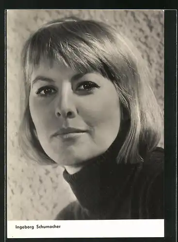 AK Schauspielerin Ingeborg Schumacher im schwarzen Pullover
