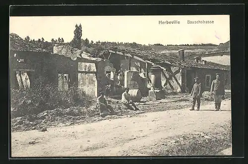 AK Herbeviller, Strassenpartie mit Ruinen