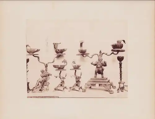 Fotografie Fotograf unbekannt, Ansicht Neapel - Napoli, Museo Napoli, Candelabri con Sileni, Grossformat 25 x 19cm