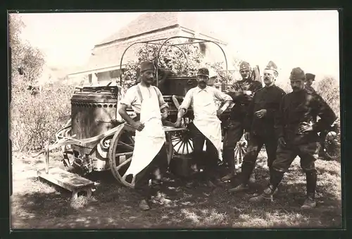 Fotografie 1.WK, französische Soldaten nebst Feldküche - Gulaschkanone