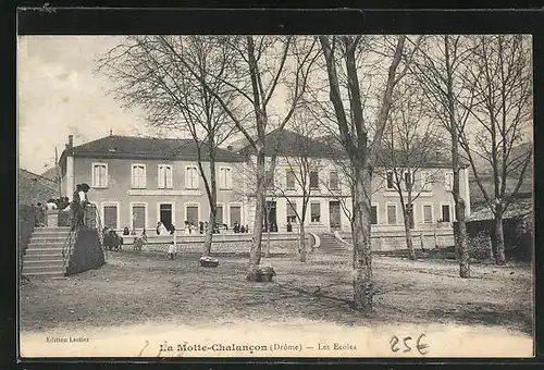 AK La Motte-Chalancon, Les Ecoles