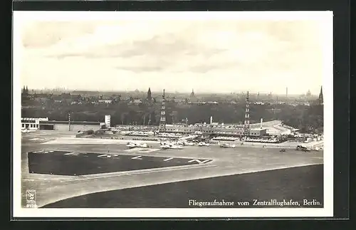 AK Berlin, Fliegeraufnahme vom Zentralflughafen