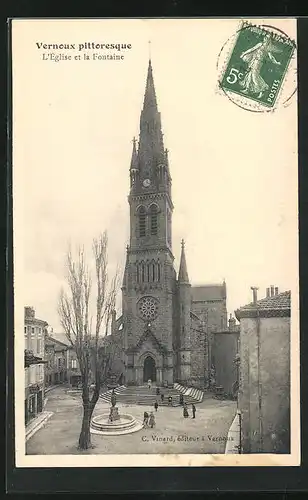 AK Vernoux, L` Église et la Fontaine