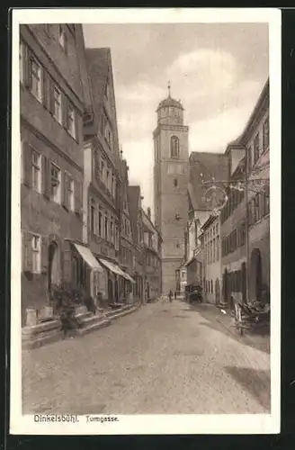 AK Dinkelsbühl, Strassenpartie in der Turmgasse mit Kirchturm