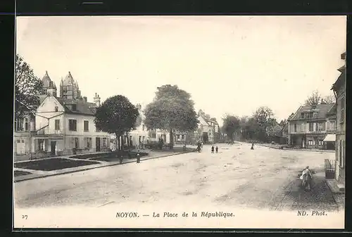 AK Noyon, La Place de la Republique