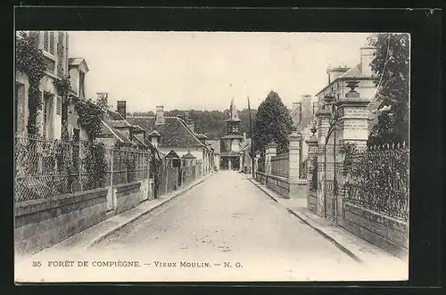 AK Vieux-Moulin, la rue de l'Eglise