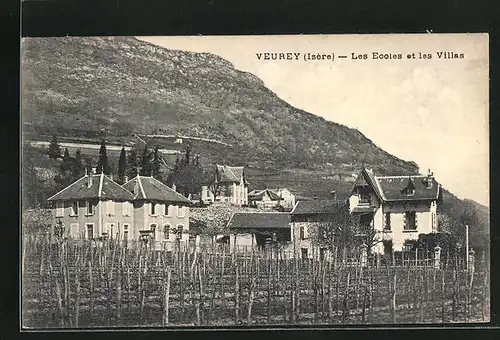 AK Veurey, Les Ecoles et les Villas