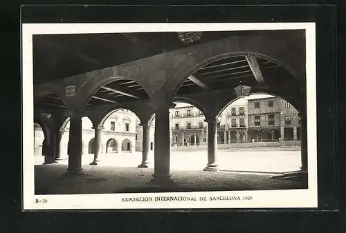 AK Barcelona, Exposition International 1929, Intèrieur des Portiques de Sangüesa